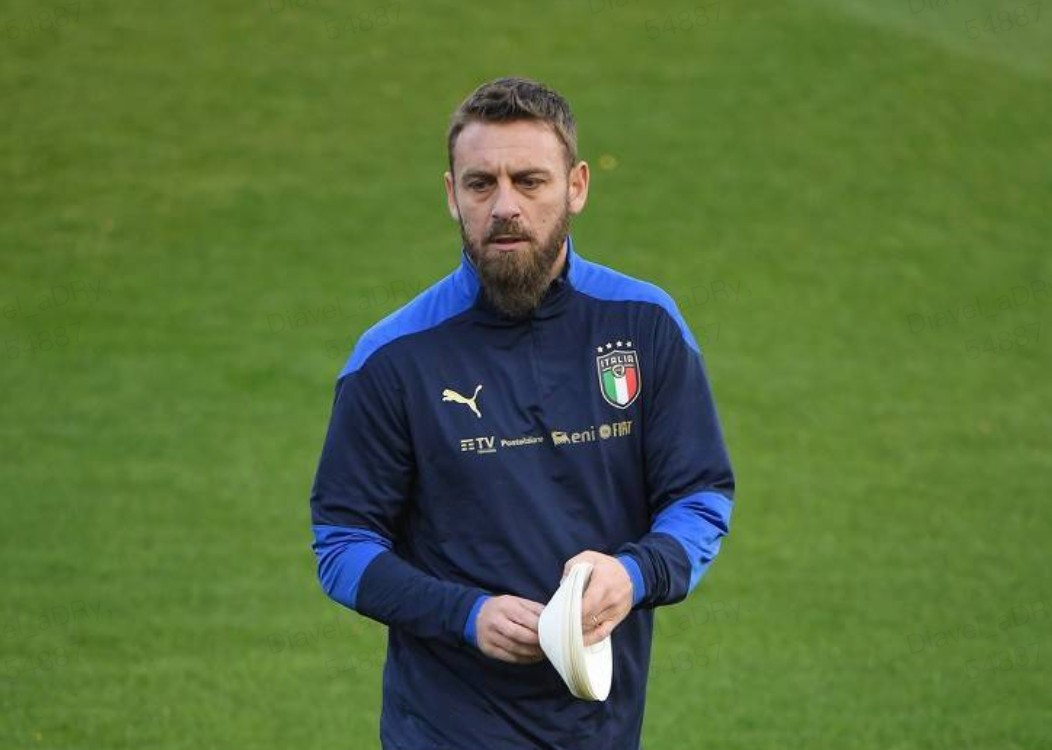 此前加入意大利国家队教练组的德罗西在接受采访时谈到了他们错失2018