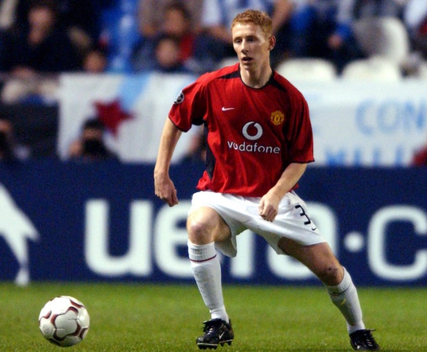 球员退役去搬砖曼联旧将李罗什如今成为一名建筑工人