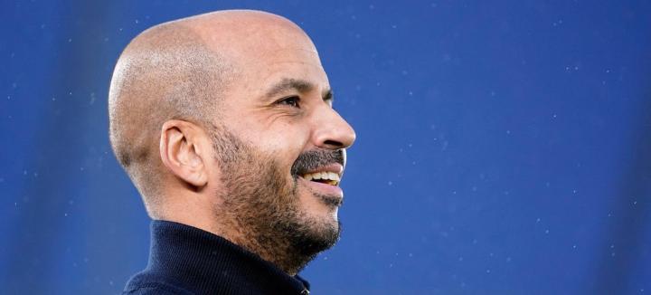 官方:阿尔克马尔转正临时主帅扬森