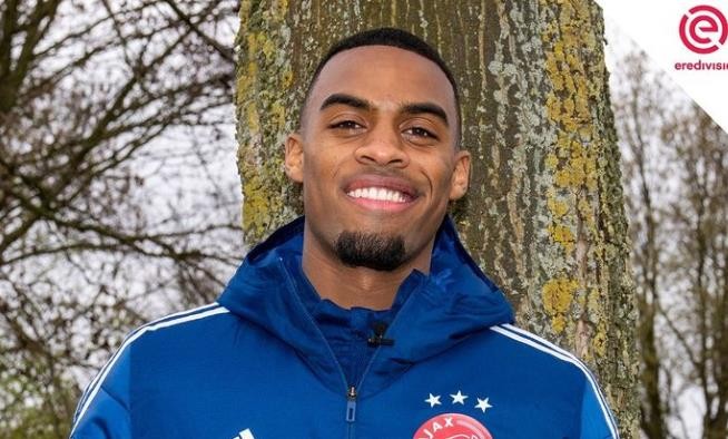 荷甲联赛3月最佳球员:格拉文贝尔奇