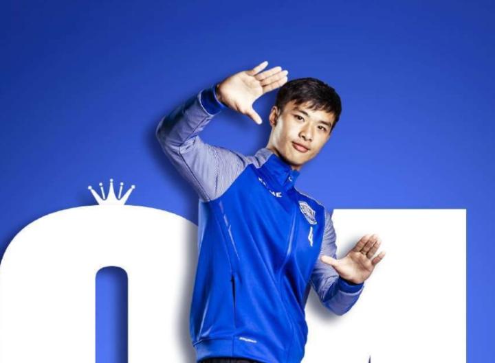 德转更新:南京城市签下淄博蹴鞠后卫周佳豪