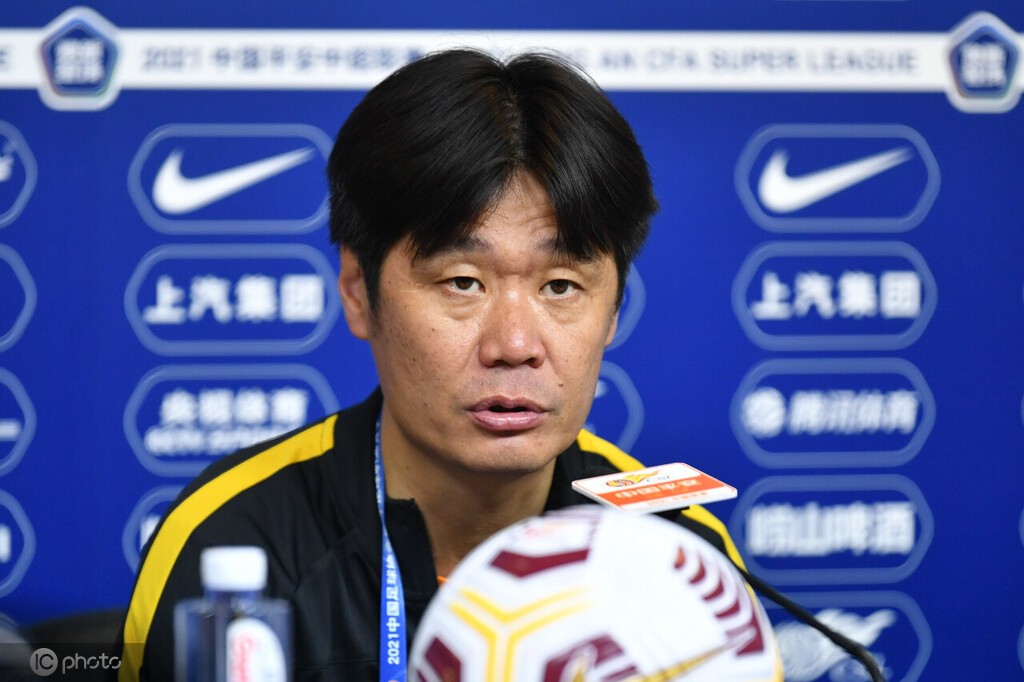 李霄鹏球员尽力了胜利迟早会来到