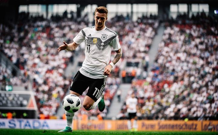 罗伊斯2011年就首次入选德国队,不过由于伤病等原因,他只代表德国佑