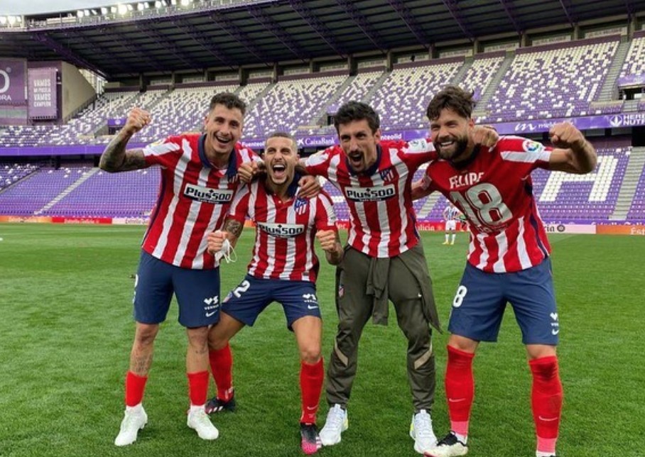 夺得职业生涯首冠埃尔莫索晒马竞全队大合照庆祝