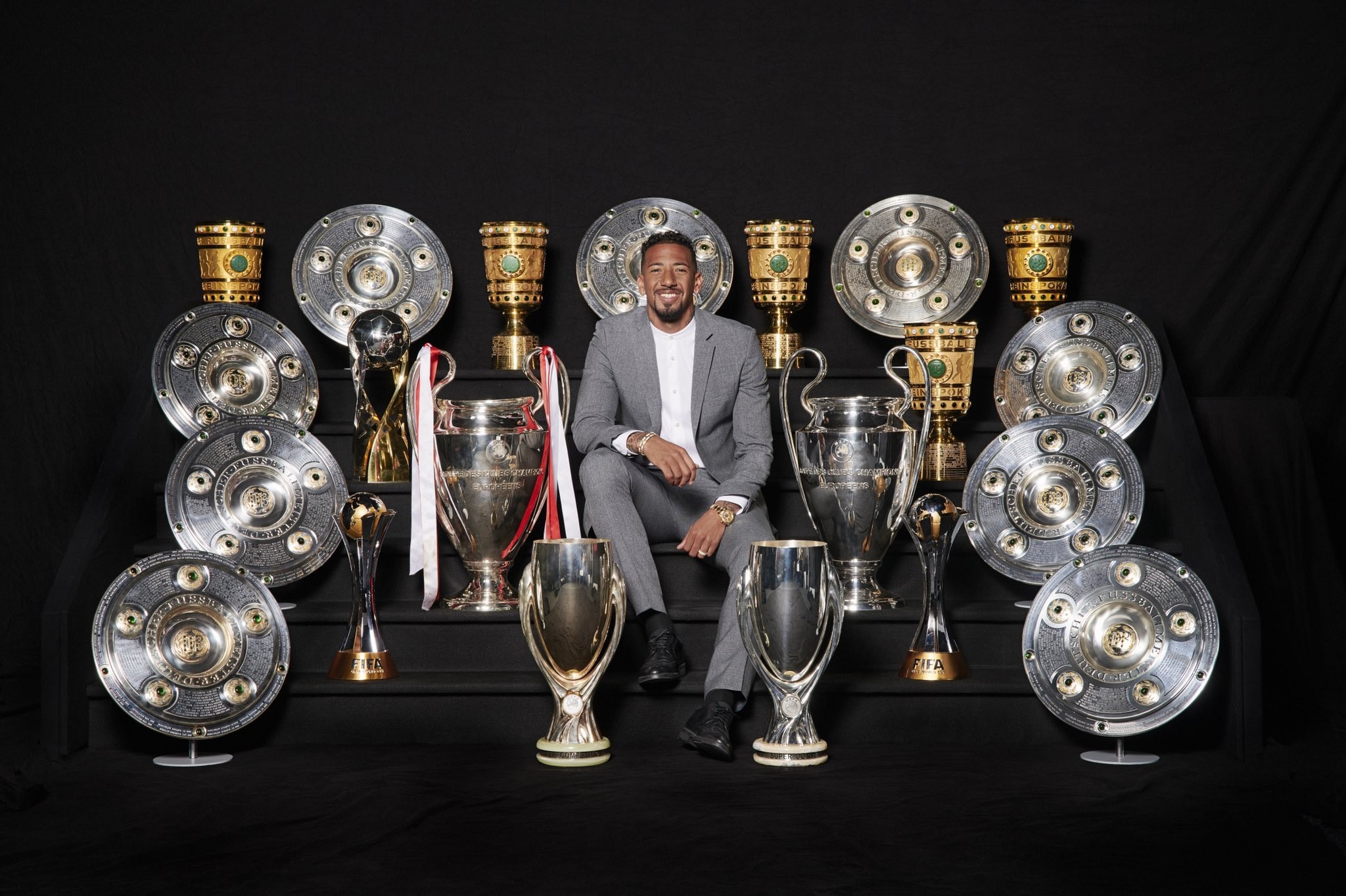 博阿滕晒奖杯感谢慕尼黑照顾好我的遗产