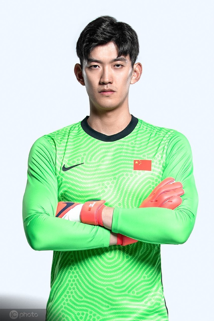 霸气十足中国男足国家队球员定妆照发布