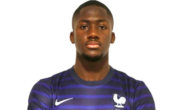 官方:利物浦签下莱比锡中卫科内特