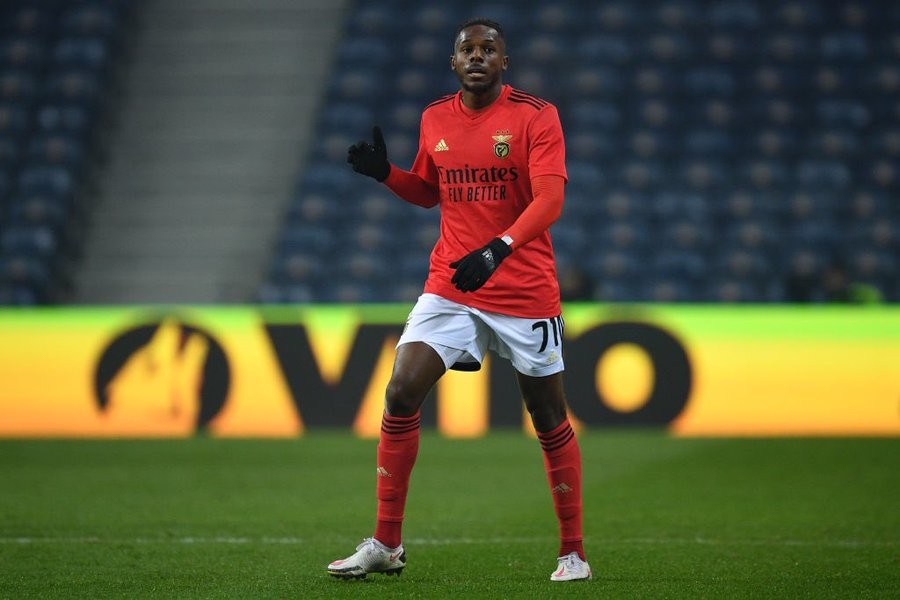 斯基拉:罗马想要本菲卡后卫努诺-塔瓦雷斯