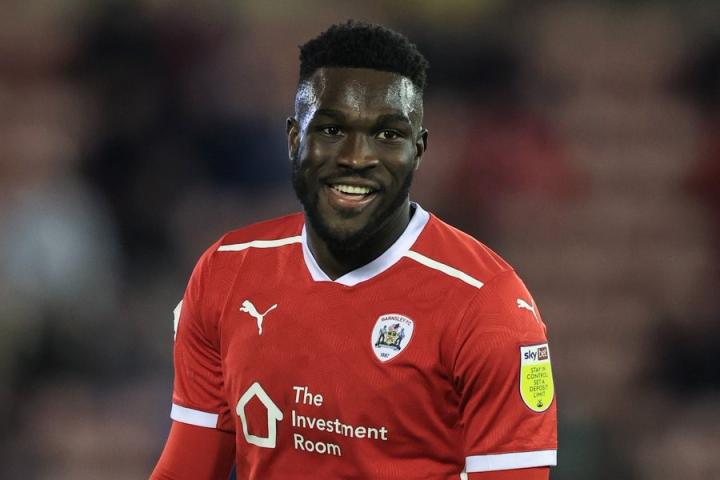 英媒:埃弗顿和狼队想要美国国脚迪克