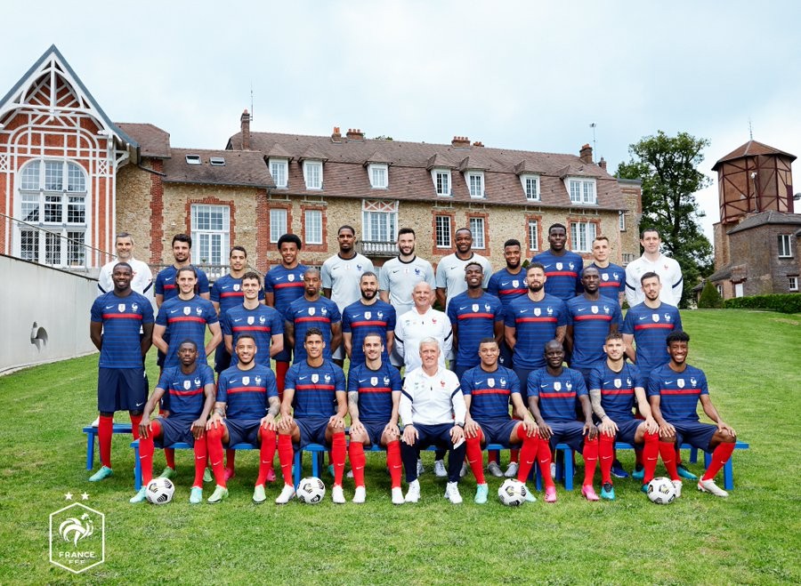 豪华阵容法国国家队拍摄参加欧洲杯全家福