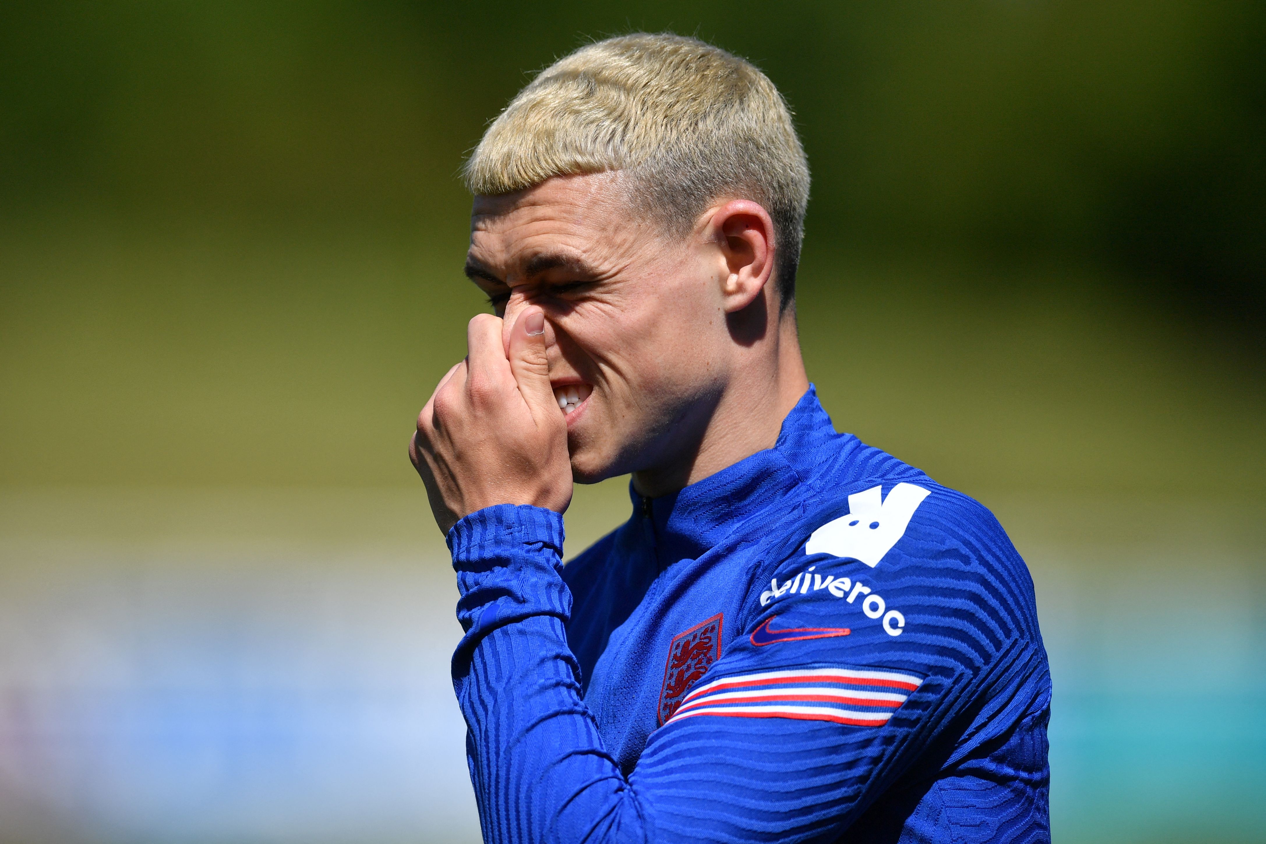 福登有人认为足球运动员很自大但我们会改变公众的看法