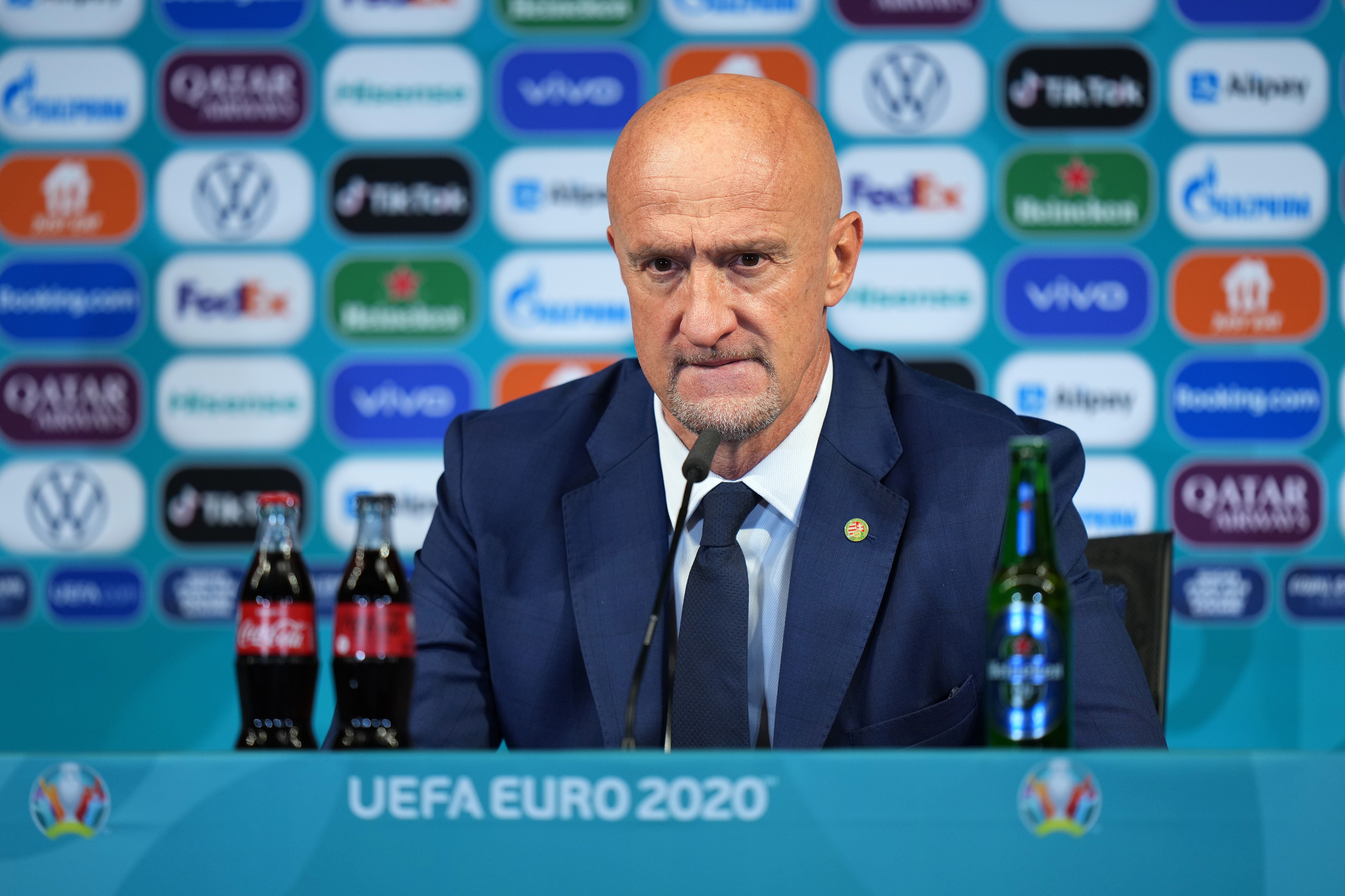 匈牙利主帅双方的差距没有3球那么多因折射丢球很不走运