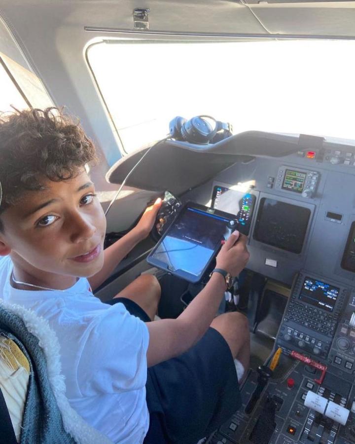 c罗祝迷你罗11岁生日快乐:愿你永远为梦想而奋斗