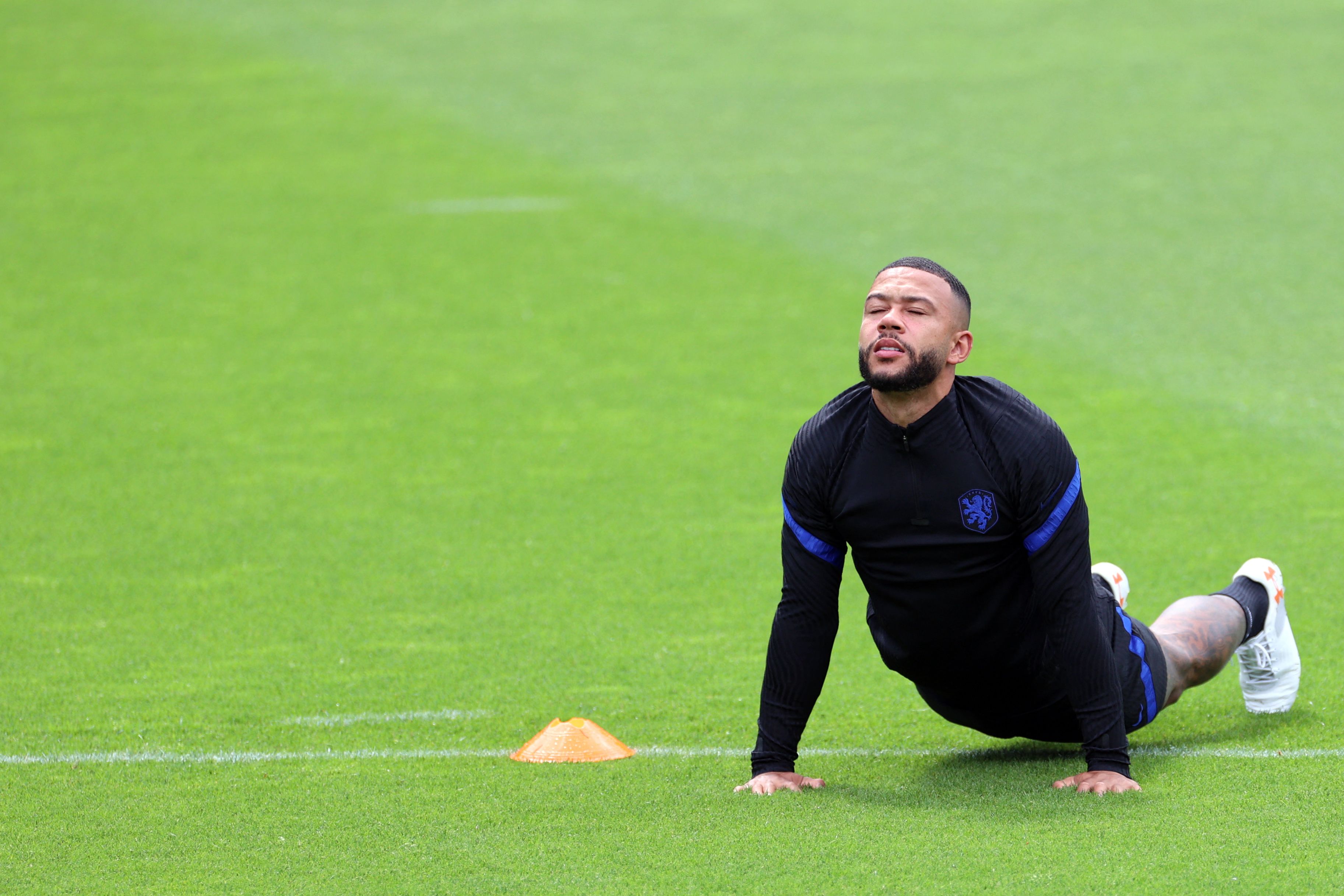 德佩加盟巴萨成为巴萨队史第21位荷兰球员