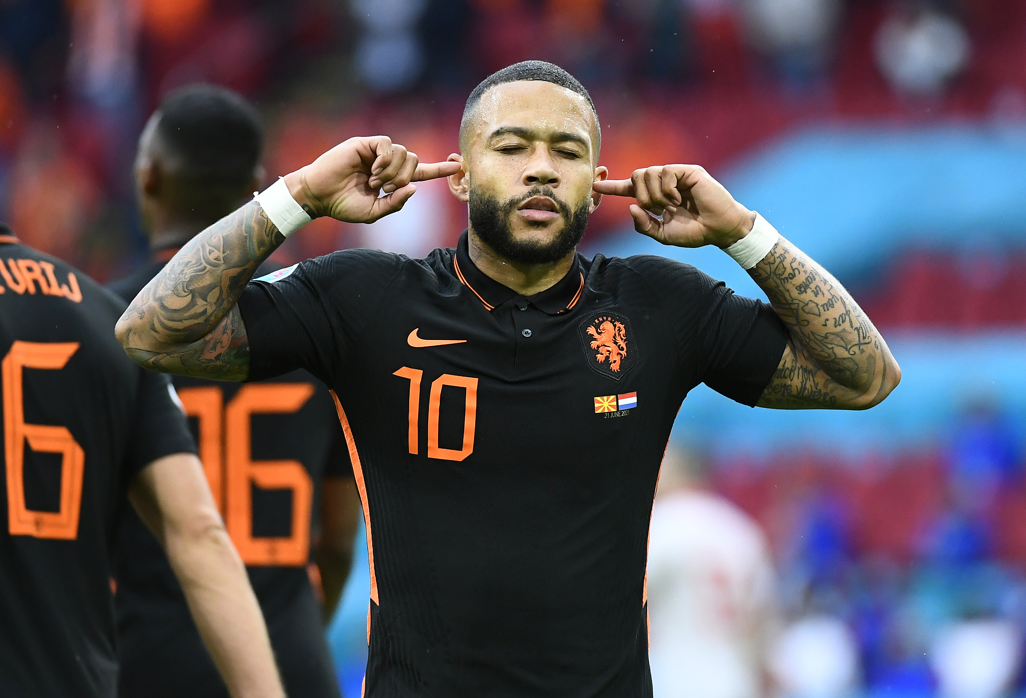 德佩国家队生涯已打入28球位列荷兰队史射手榜第11位