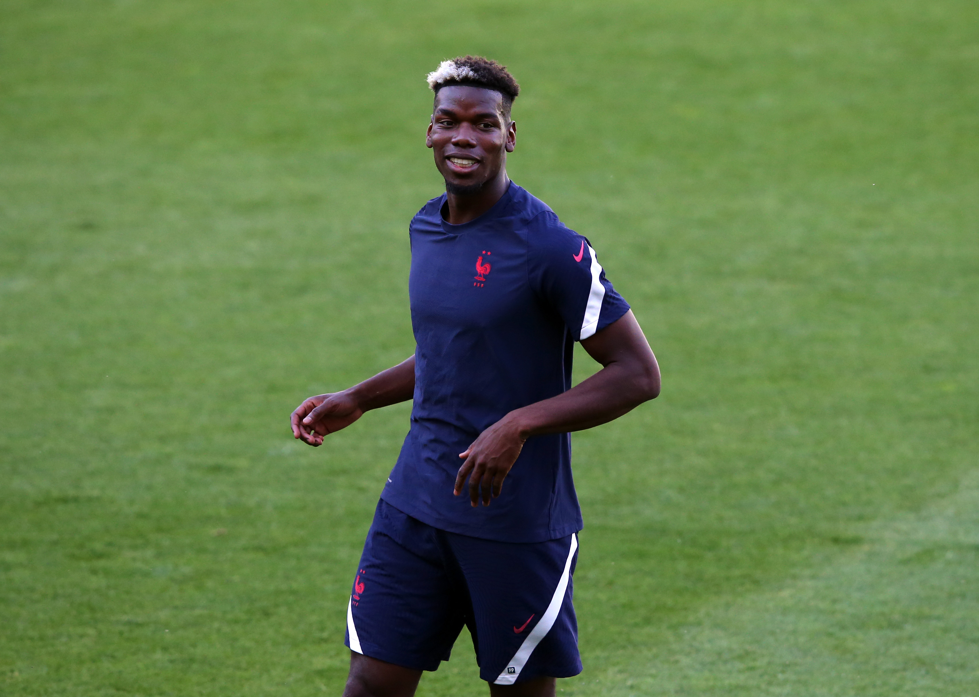 罗马诺曼联没有与任何球队谈判他们要试图留住博格巴