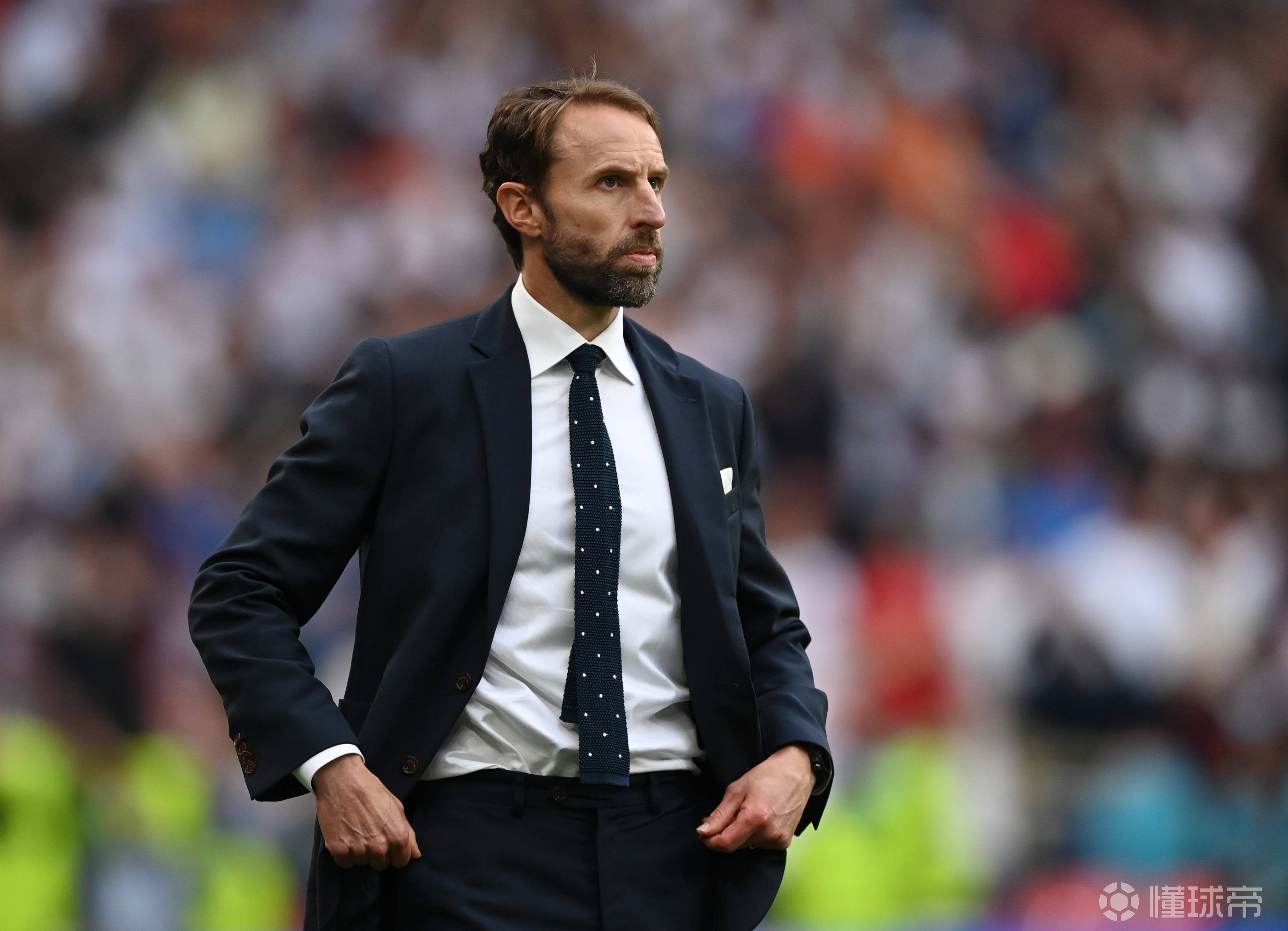 邮报对阵乌克兰队索斯盖特打算恢复四后卫阵型