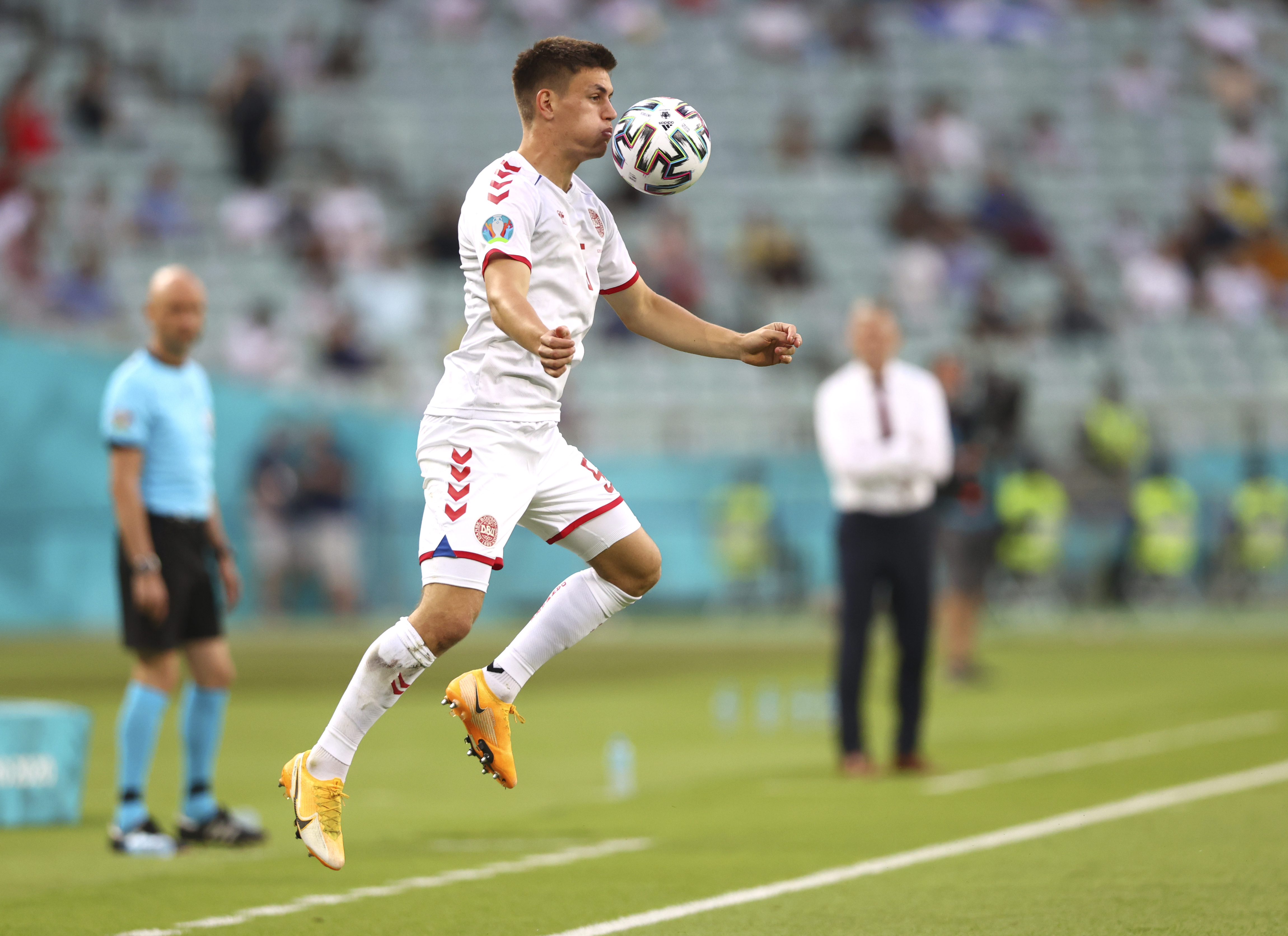 外脚背送助攻梅勒近3场比赛直接参与了丹麦的3粒进球