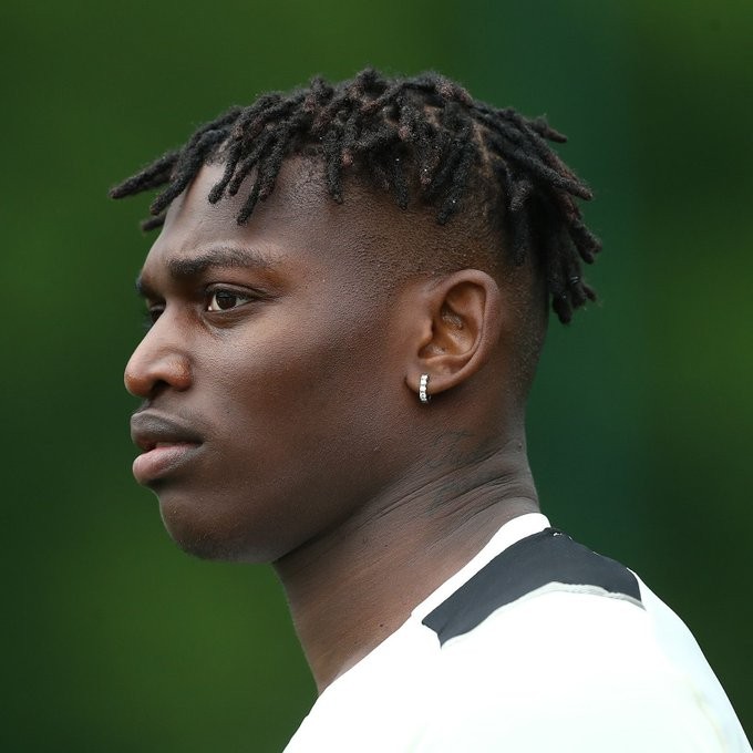 莱奥:即将迎来重要的赛季,我们回来了!