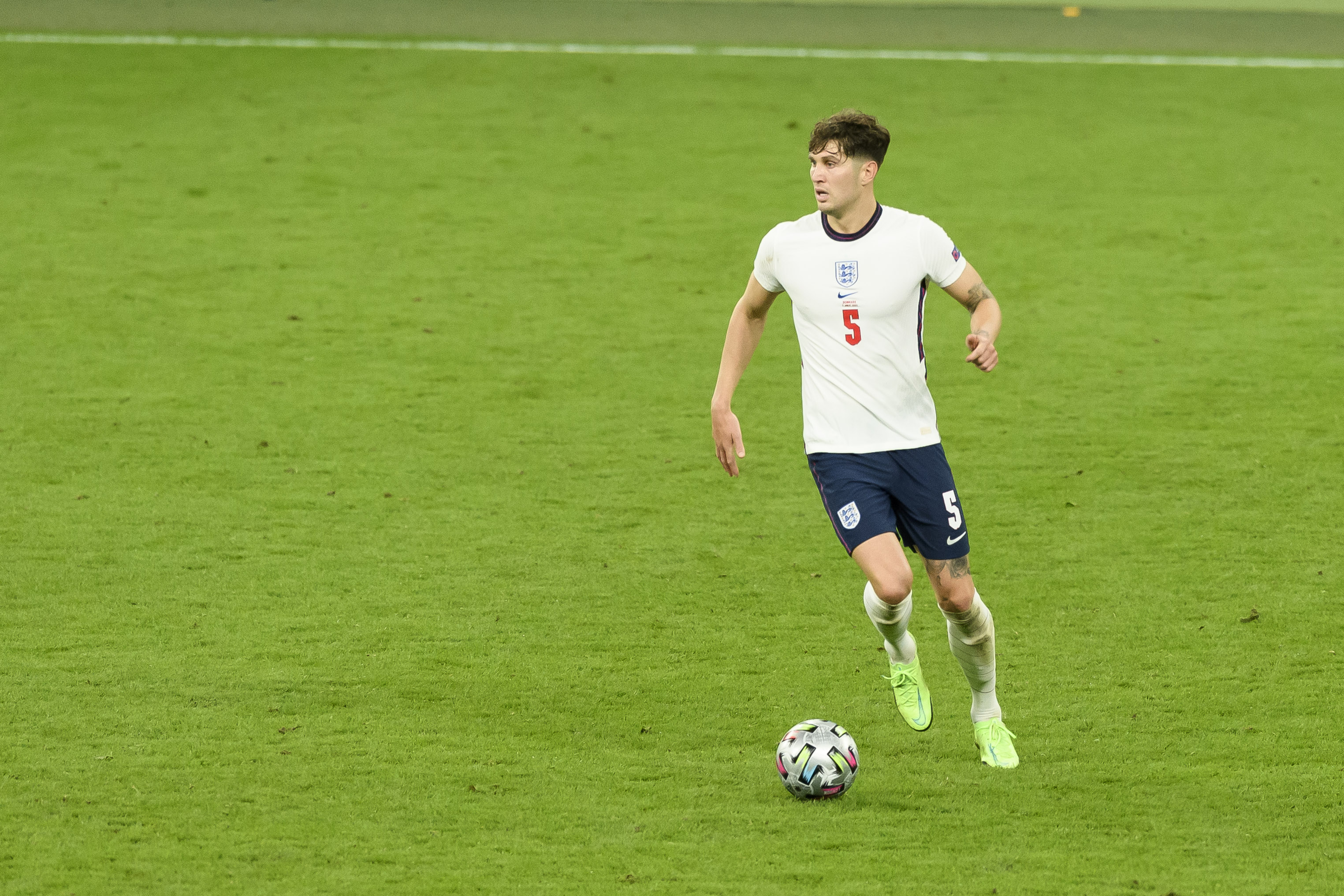 斯通斯谈斯特林的点球我回看过这粒点球了判罚没问题