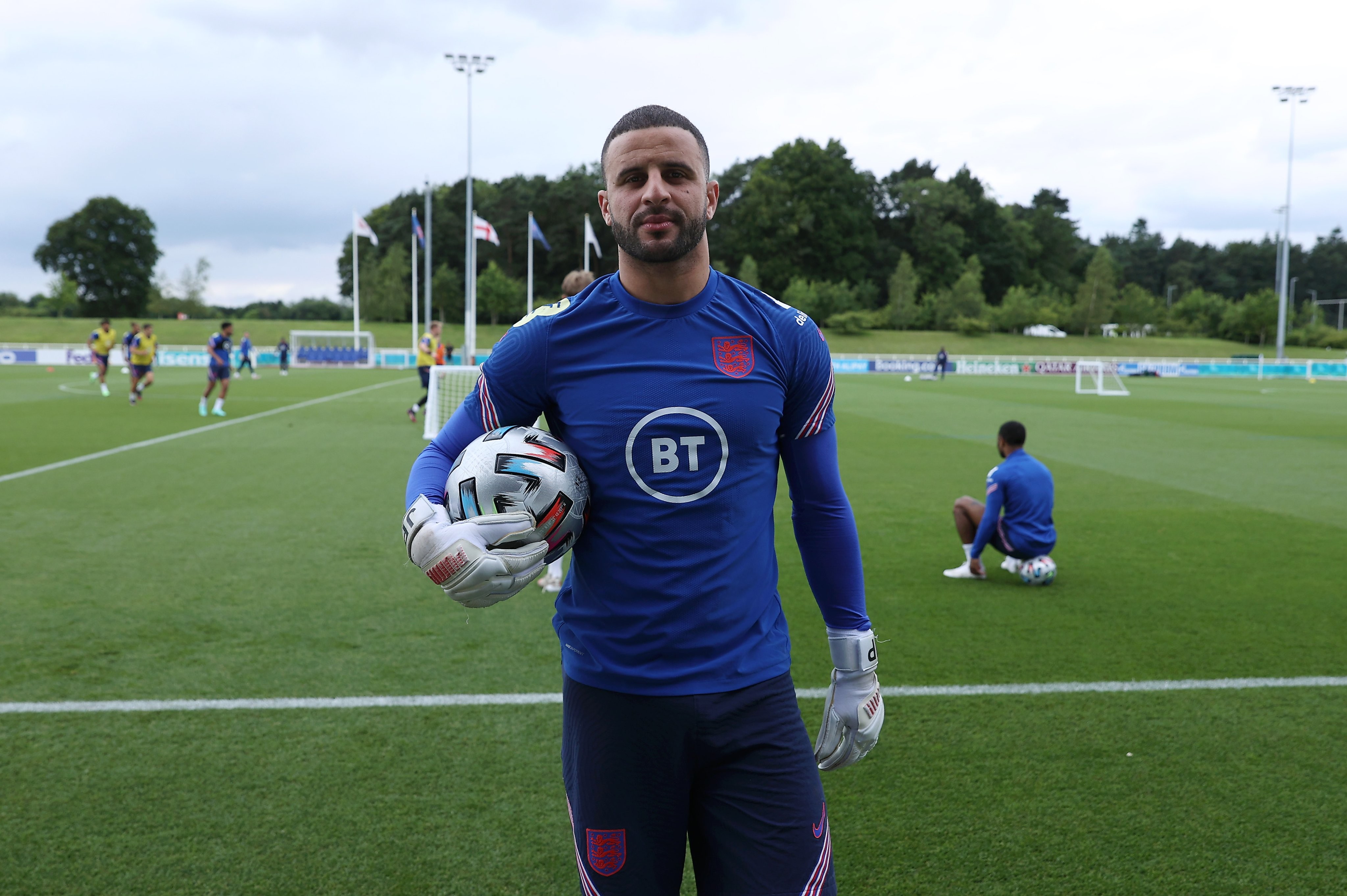 一脸自信凯尔沃克在训练中再次出任门将