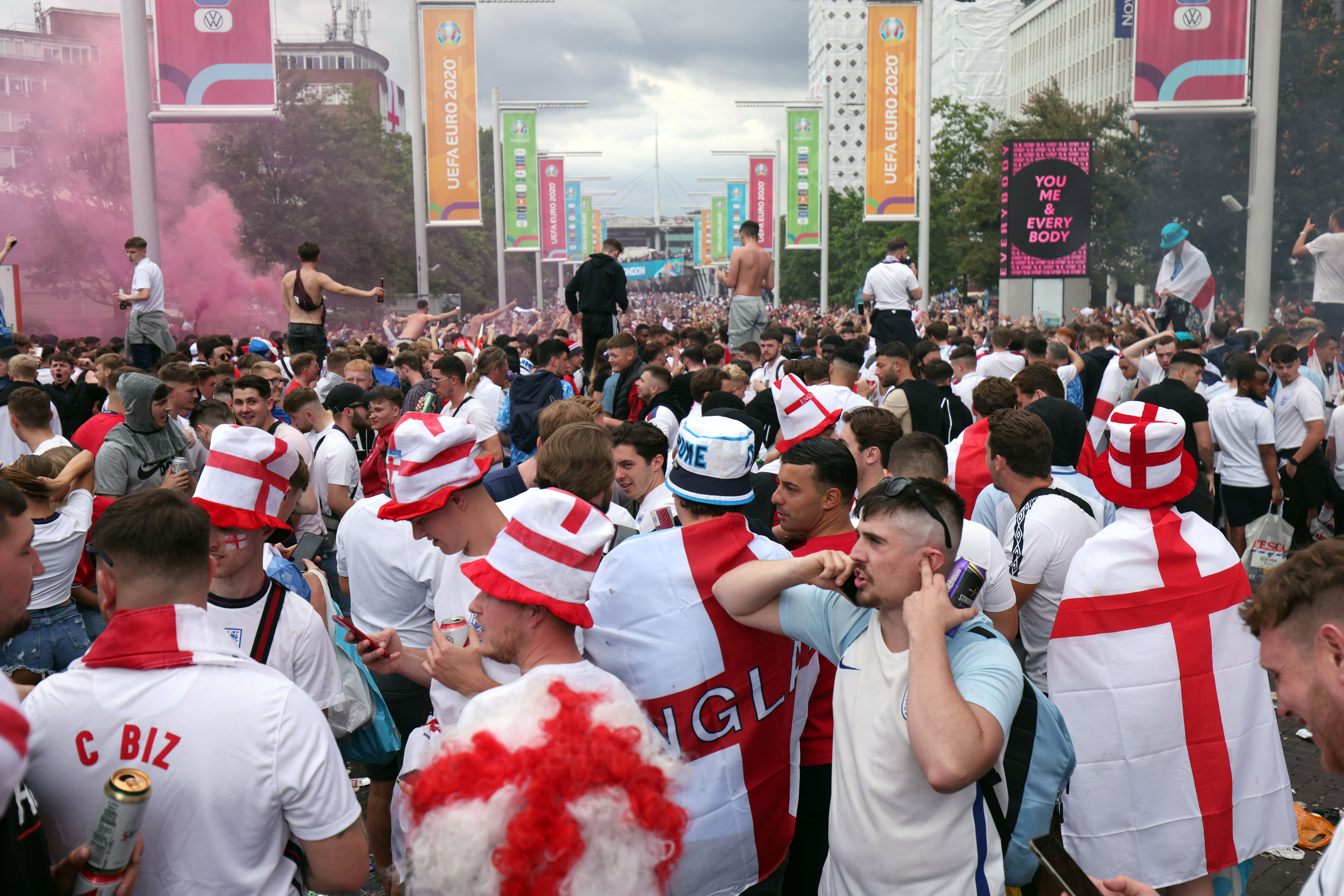 阿斯报:欧洲杯决赛67500人入场,58000名是英格兰球迷