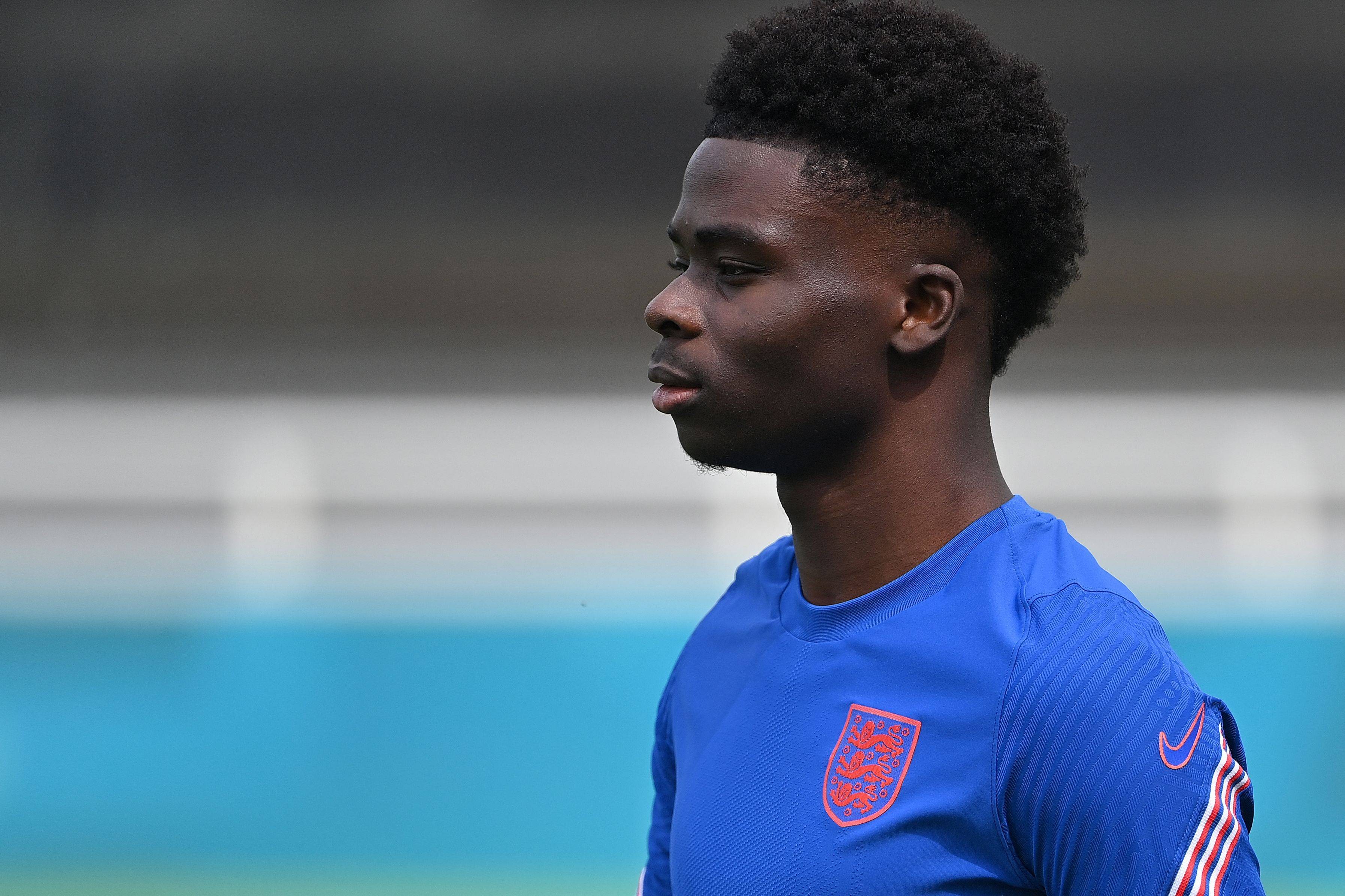 年代对决基耶利尼职业生涯首秀时萨卡还没有出生