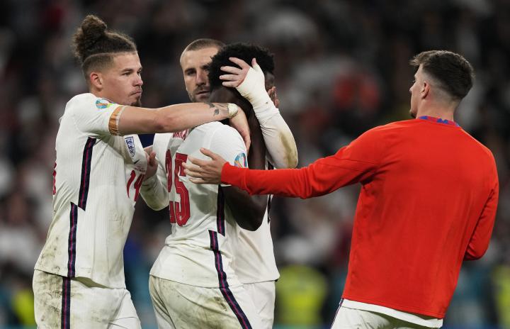 萨卡错失关键点球