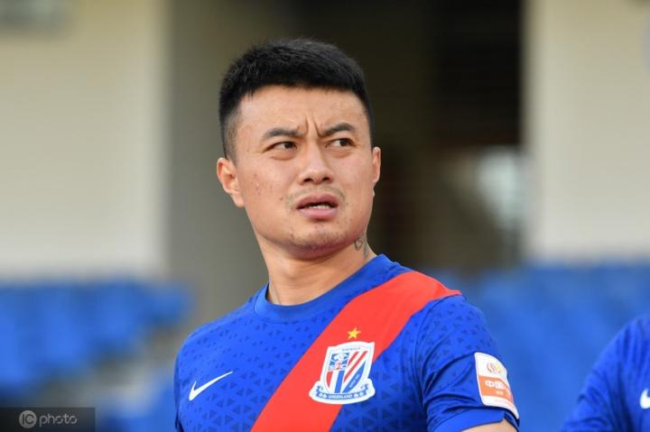 东体:曹赟定扭伤不严重,钱杰给,杨旭因拉伤没进名单
