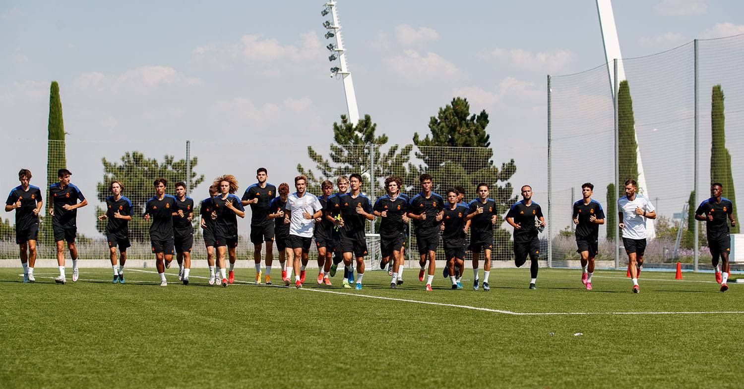 皇马青训小将中井卓大晒训练照新赛季开始啦