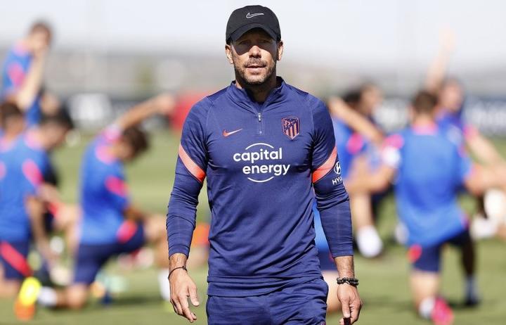 格尔比奇,圣罗曼 后卫:阿里亚斯,里卡德,梅德拉诺,科马斯,蒙特罗,埃尔