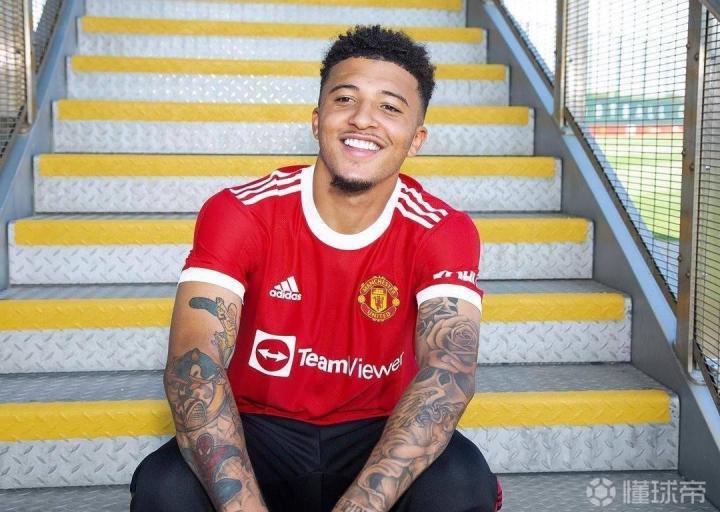 刚刚加盟曼联的前多特蒙德前锋桑乔,日前接受了曼联官网的采访,采访中