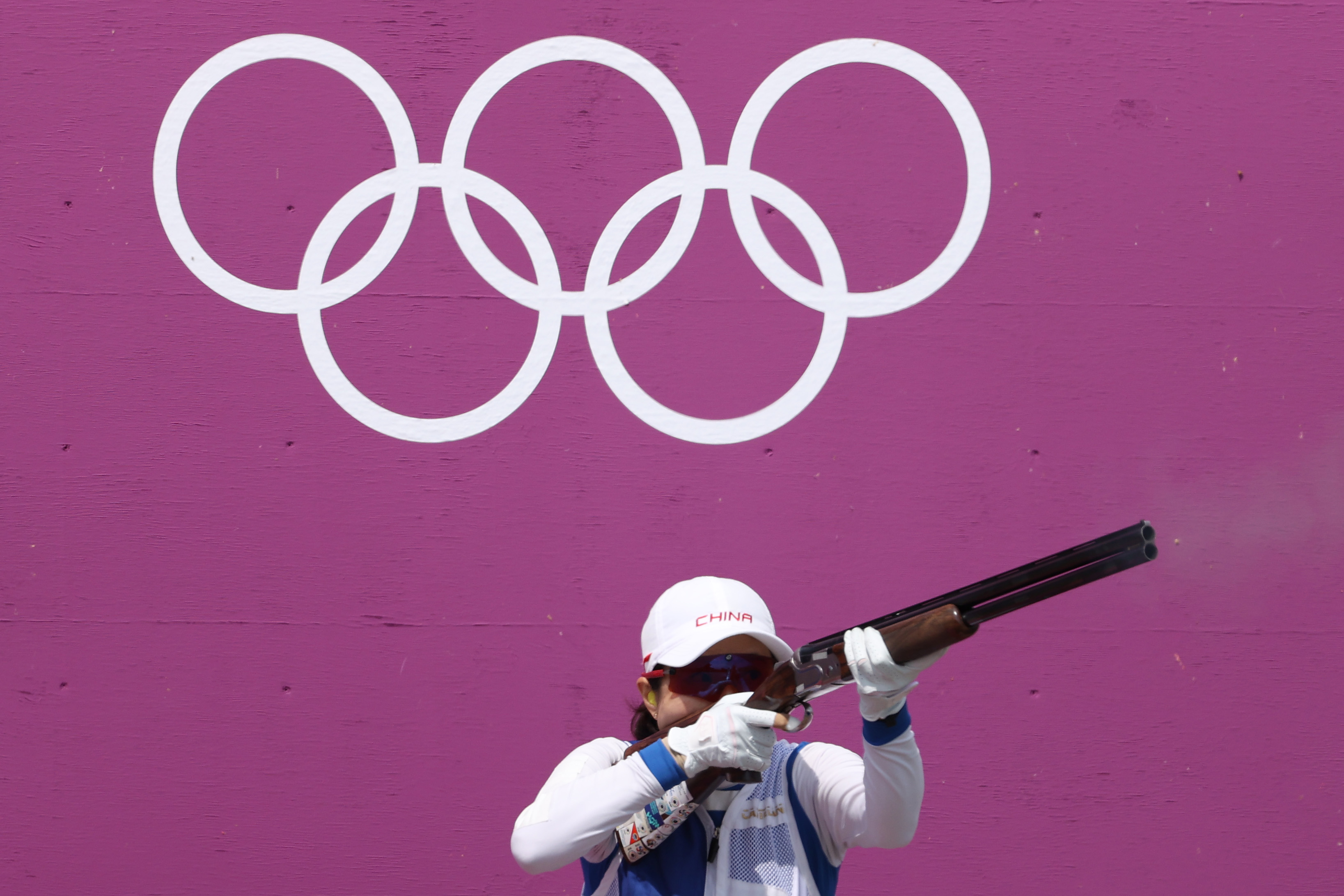 她124中的成绩创造了新的奥运会纪录,并追平了她自己保持的世界纪录.