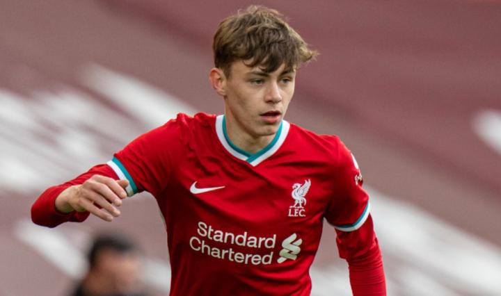 官方:利物浦与18岁小将布拉德利签下新长约