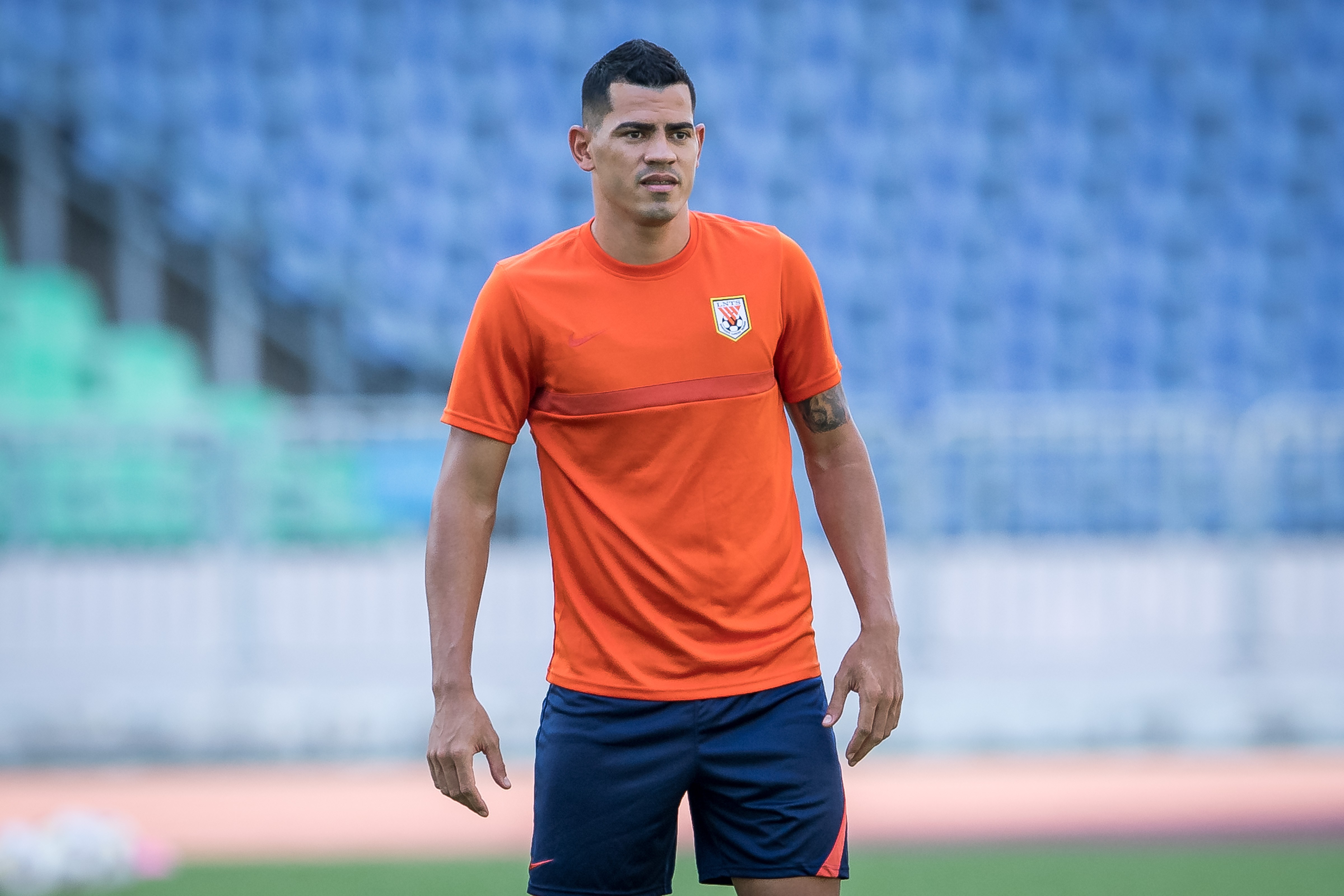 记者郑铮因家事离开赛区明日山东战河南贾德松有望迎首秀