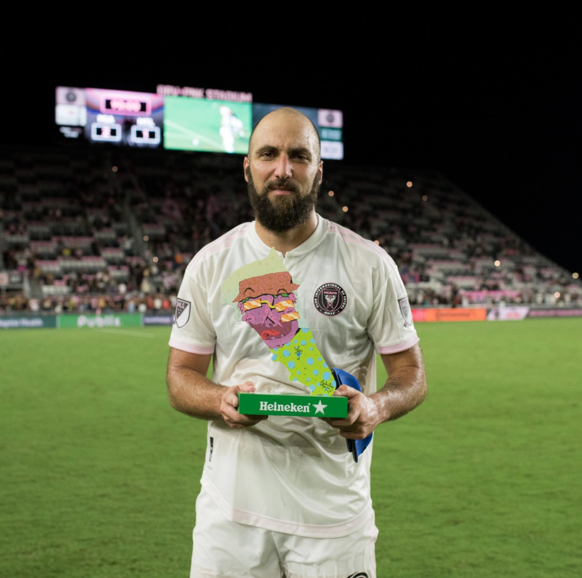 伊瓜因上演梅开二度助迈阿密国际逆转结束7轮不胜