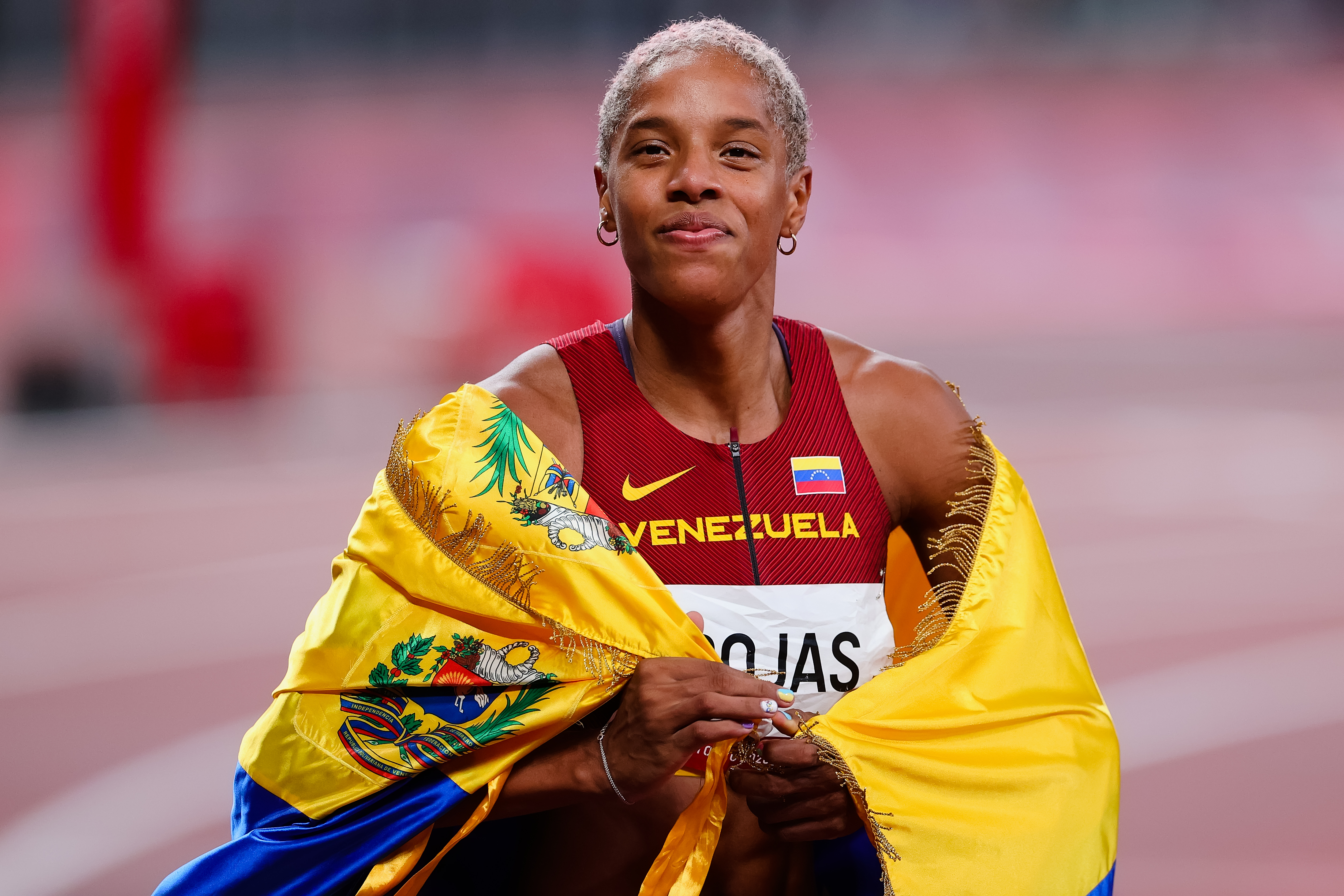 荣耀时刻奥运会女子三级跳冠军罗哈斯将为巴萨周末联赛开球