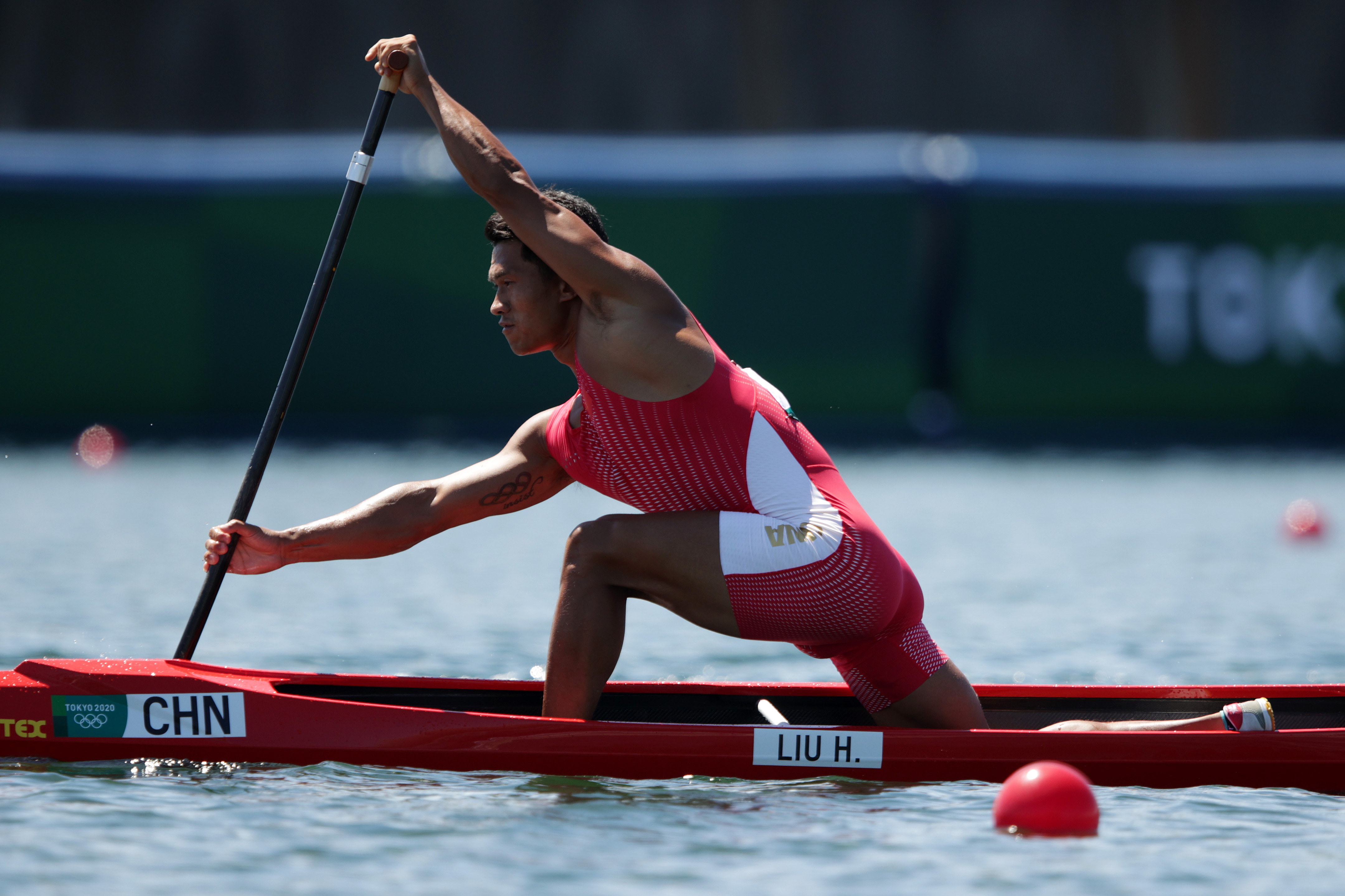 男子1000米单人划艇预赛刘浩获得小组第二直接晋级半决赛