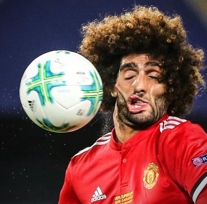 费莱尼被球击中脸的经典一幕,到现在已经过去了4周年