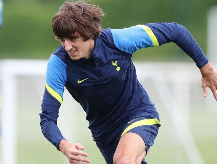 初来乍到,布赖恩-希尔晒训练照:在热刺的第一天