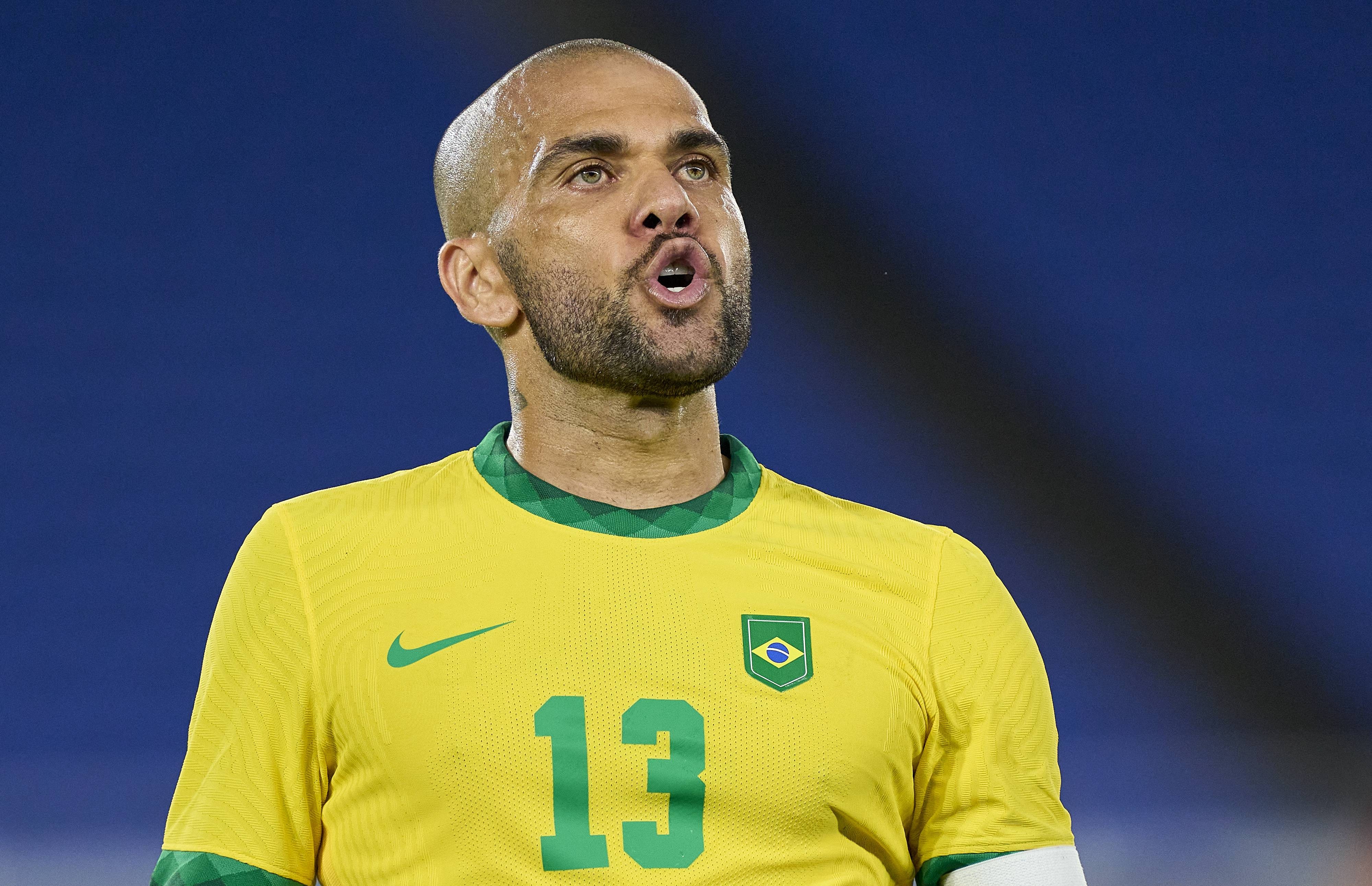 蒂特:阿尔维斯球场内外堪称模范;拉菲尼亚有决定比赛的能力_pp视频