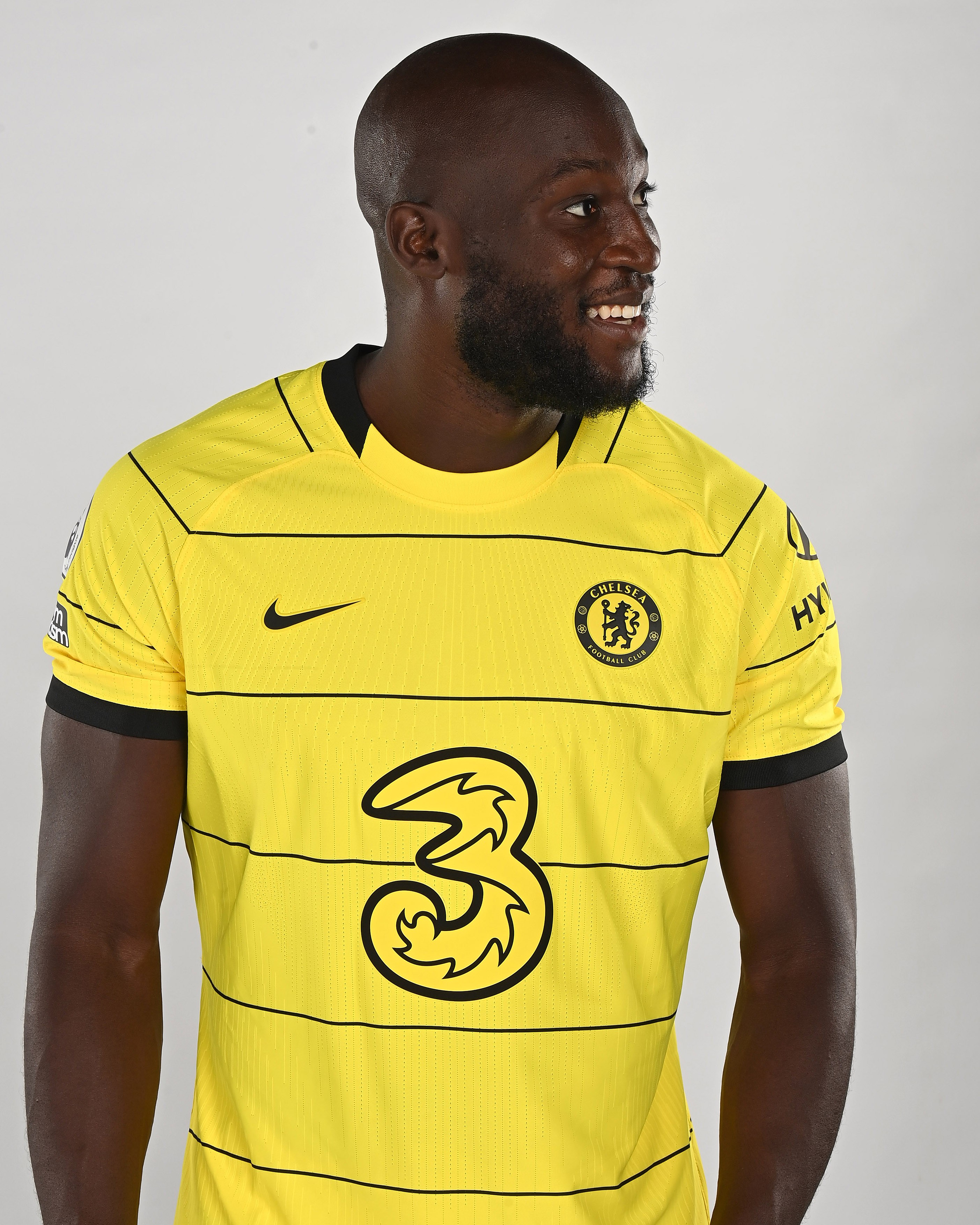 切尔西官方晒卢卡库身穿蓝军球衣照片:发点你们爱看的_pp视频体育频道