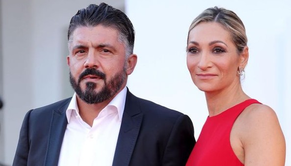 走红毯了加图索携妻子参加威尼斯电影节