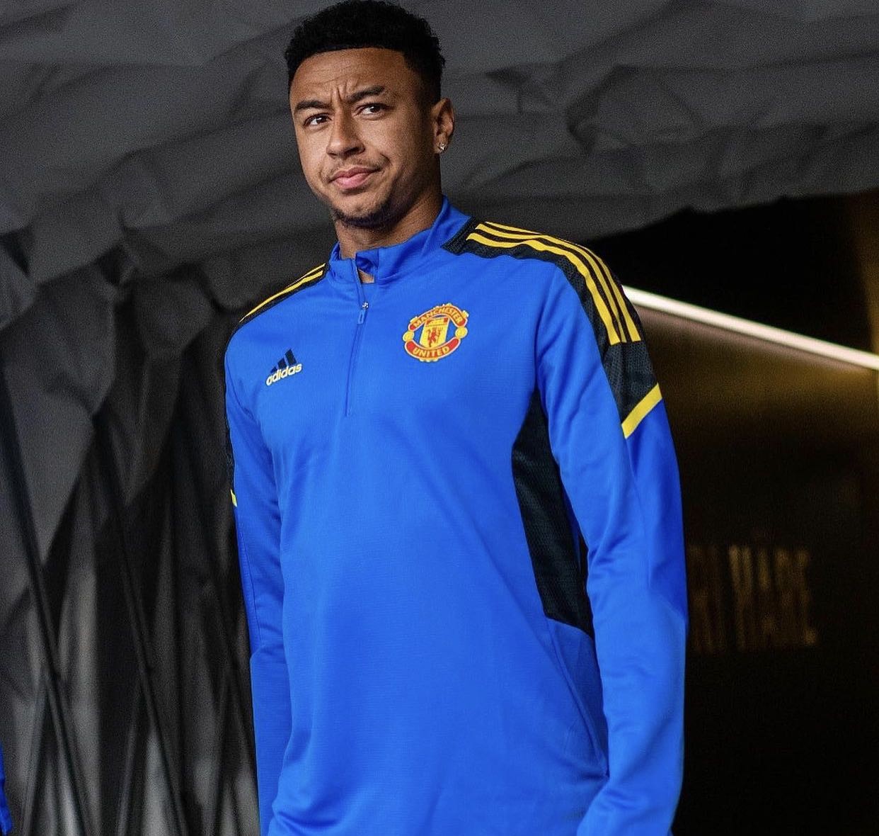 帅气满满的训练照林加德更新社媒欧冠联赛