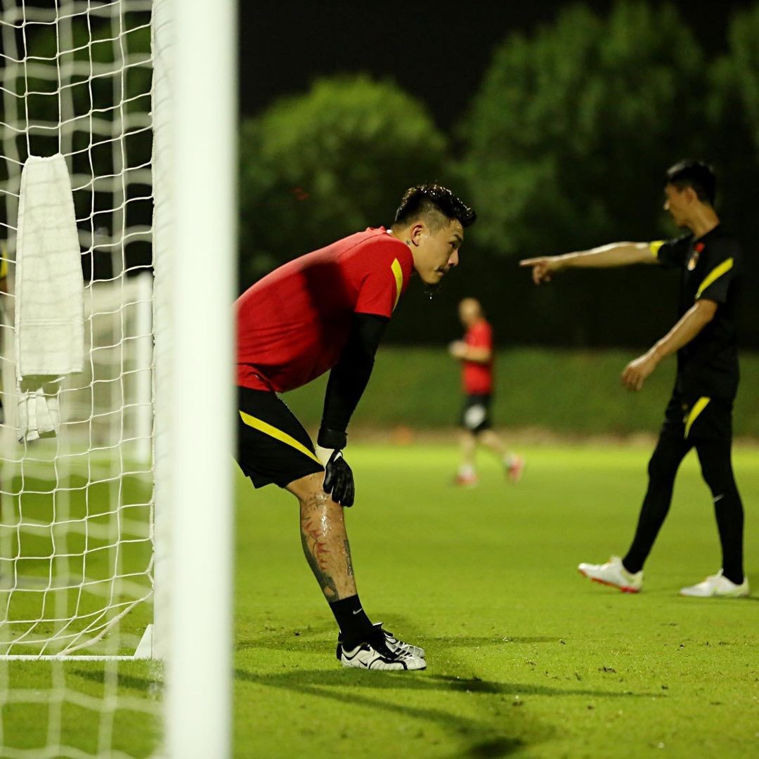 挥汗如雨王大雷晒备战12强赛训练照从心热爱