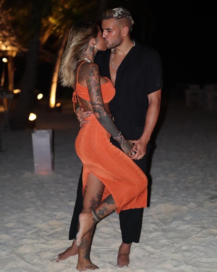 只羡鸳鸯不羡仙!特奥过生日,女友晒图秀恩爱