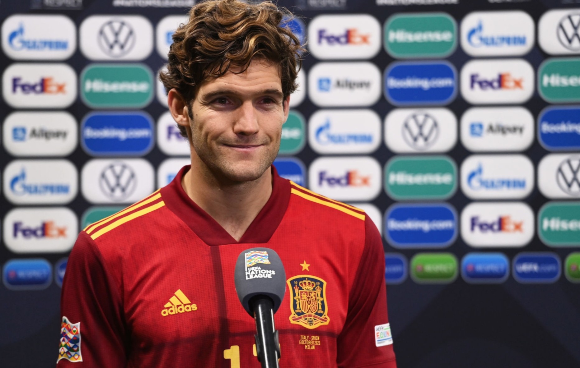 西班牙在欧国联半决赛中2-1击败意大利,马科斯-阿隆索在赛后接受了