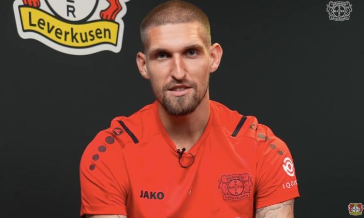 勒沃库森主帅塞瓦内表示:"如果能经历孩子出生的时刻,大概是你一生中