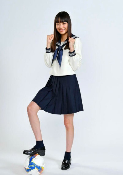 青春水手服!17岁茅岛水树出任第100届日本高中联赛应援经理