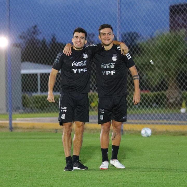 备战世预赛,迪巴拉晒与国家队队友合照